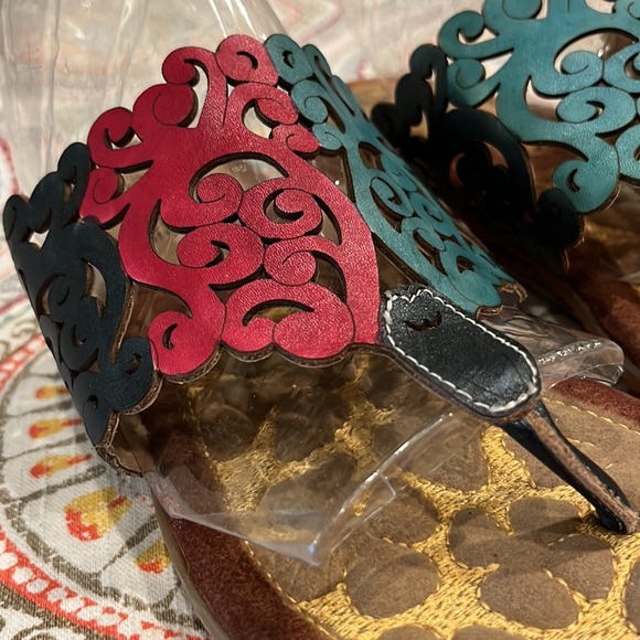 Spring Step Multicolor Sandals - Picture 3 of 9